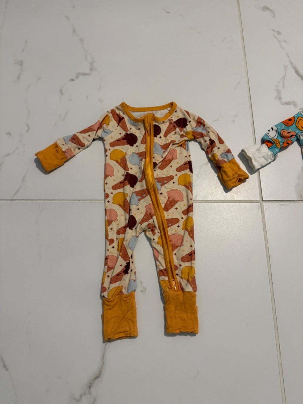 3 little one shop zippies newborn - Picture 2 of 10